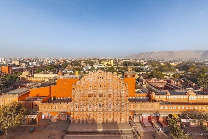 Private Jaipur Sightseeing: Amber Fort, Jal Mahal & City Palace in a Day photo 3