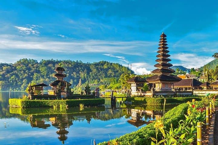 Tanah Lot & Uluwatu Temple Day Tour from Seminyak — Sunset, Kecak Dance & Shopping photo 5