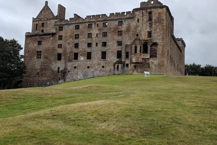 Private Mary Queen of Scots Tour from Linlithgow to Edinburgh