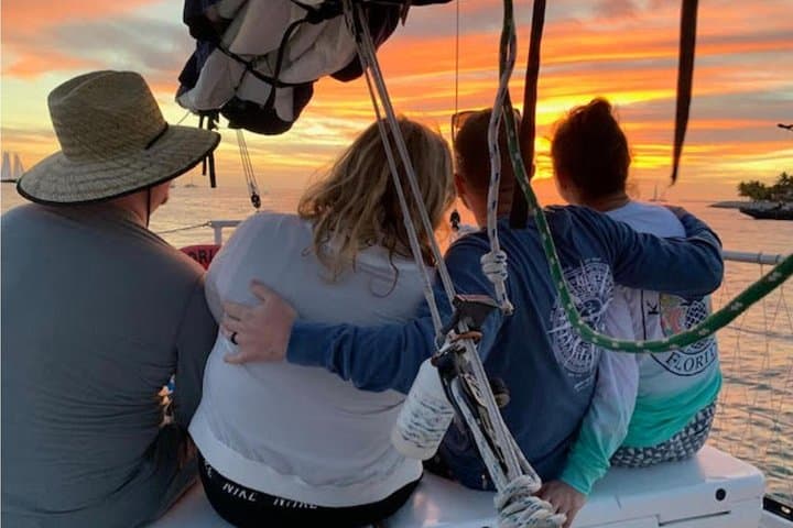 Key West Champagne Sunset Sail: 90-Minute Harbor Cruise with Drinks
