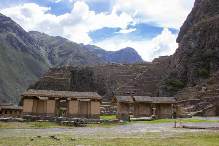 Full-Day Sacred Valley Tour from Cusco: Pisac, Ollantaytambo & Chincheros photo 3