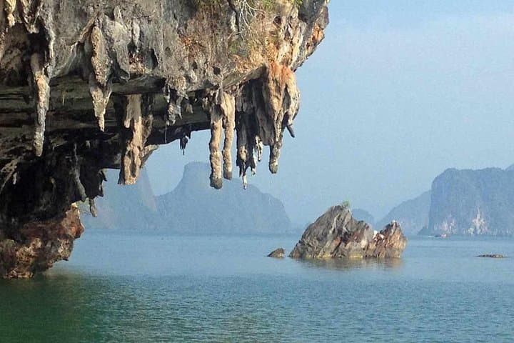 Luxury Small-Group Phang Nga Bay Speedboat Tour: James Bond Island, Koh Hong & Cave Canoeing photo 4