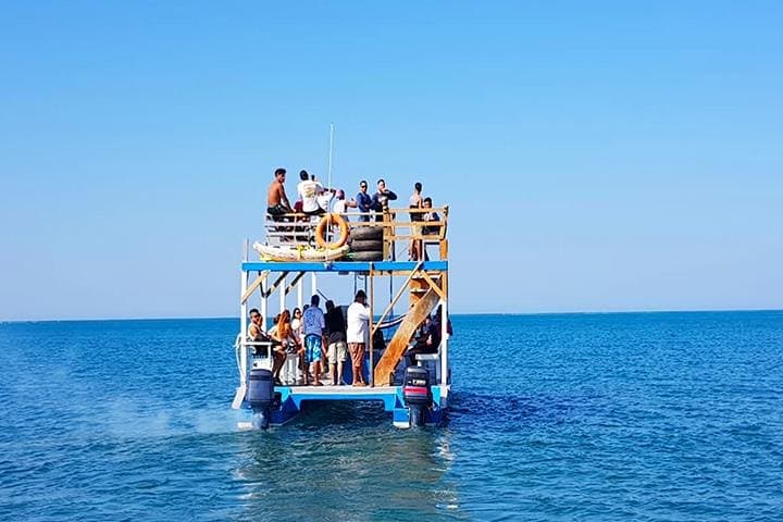 Roatan Catamaran Snorkel Party: North Shore Reef Wall, Starfish & Shipwreck photo 4