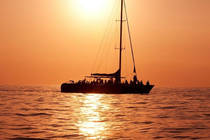 Antigua Sunset Catamaran Cruise From St. John's — Evening Sail, Cocktails & Hors dOeuvres
