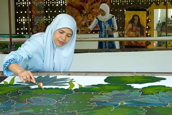 Langkawi Half-Day City Tour: Cenang Beach, Eagle Square & Batik Village photo 5