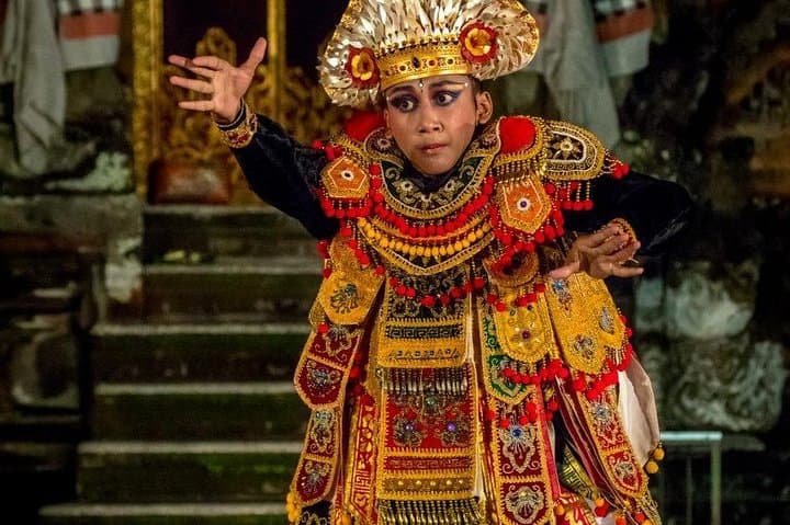 Exploring Bali’s Spirit and Surf: Barong Dance and Kuta Beach photo 2