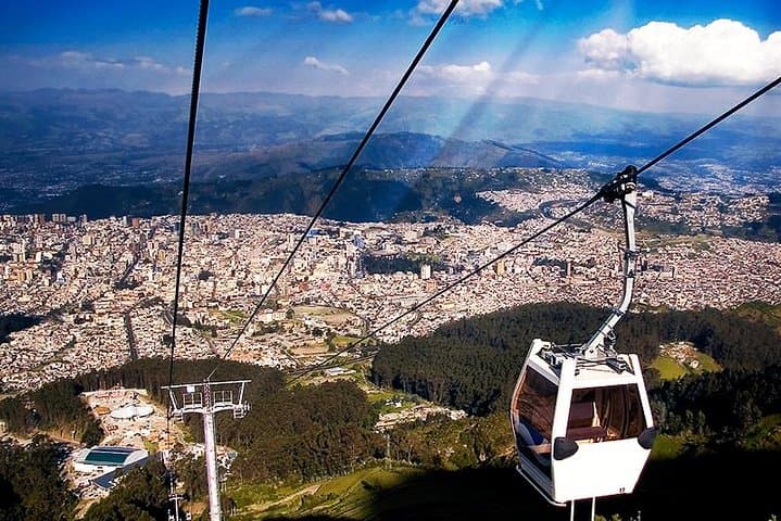 Quito TeleferiQo Cable Car Private Tour — Cruz Loma Panoramic Ride & Páramo Views photo 3