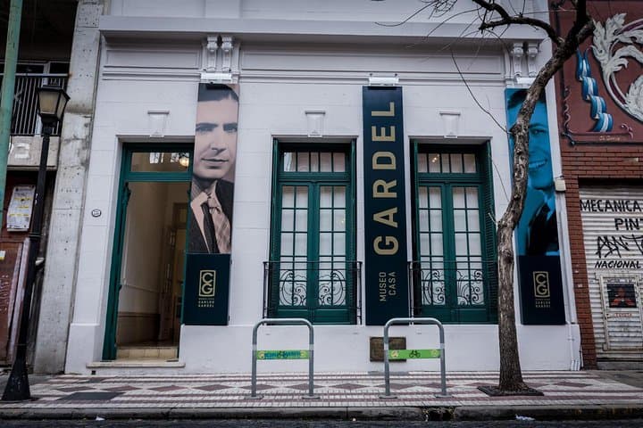 Milonga Dance Lesson and Tango History Tour in Buenos Aires photo 3