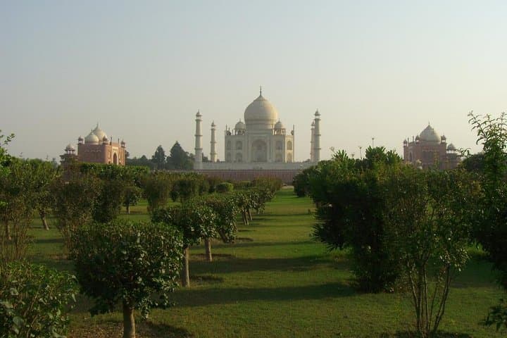 2-Day Agra Escape from Kolkata: Taj Mahal Sunset at Mehtab Bagh & Agra Fort photo 2
