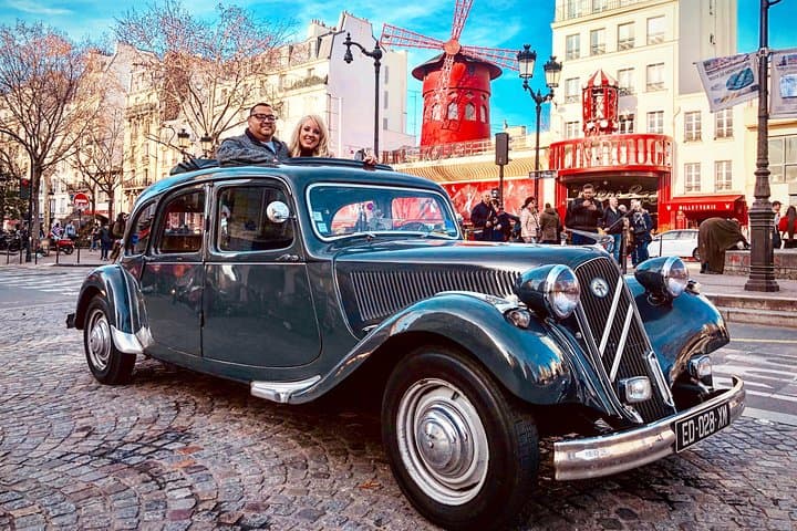 Paris Vintage Car Private Tour: 2-Hour Guided Ride in a Citroën Traction photo 1