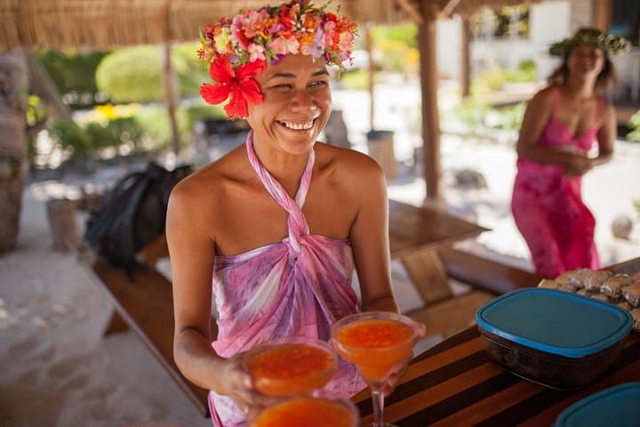 Bora Bora Lagoon Snorkel Cruise: Polynesian Outrigger & BBQ Motu Lunch photo 5
