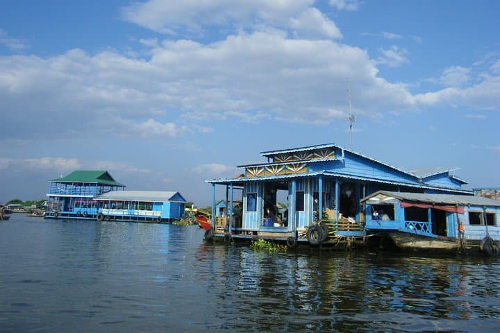 Banteay Srei & Tonle Sap Day Tour — Temples, Lunch, and Floating Villages from Siem Reap photo 2