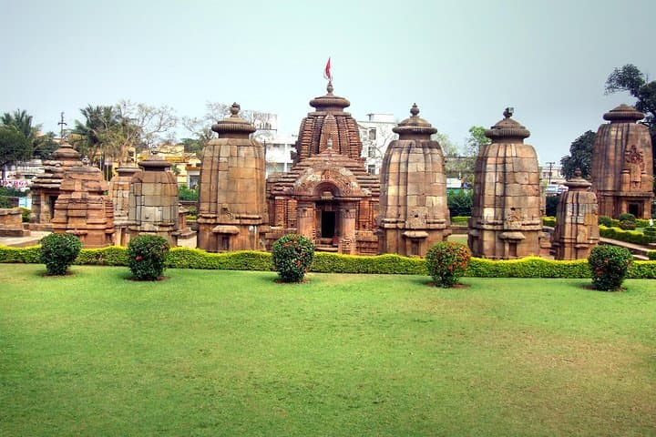 Full-day Bhubaneswar Temple City Tour: Lingaraj, Dhauli, Khandagiri & Museums photo 3