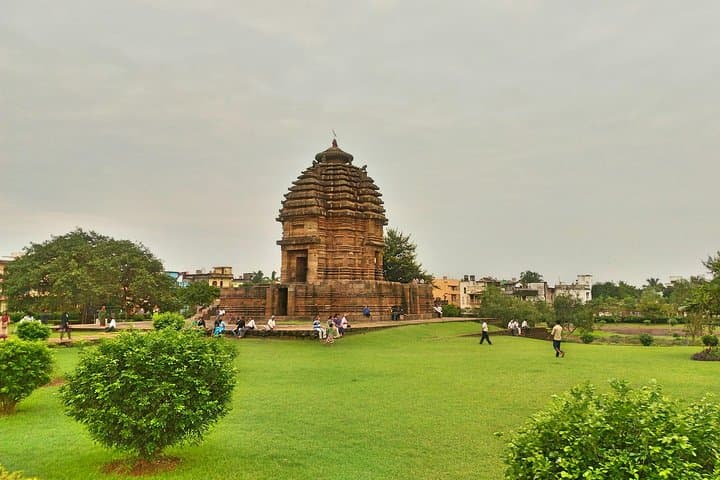 Full-day Bhubaneswar Temple City Tour: Lingaraj, Dhauli, Khandagiri & Museums photo 6