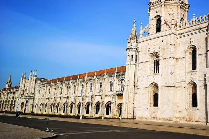 Lisbon West-to-East Private Day Tour: Belém to Parque das Nações photo 2