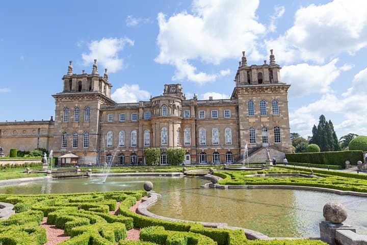 Blenheim Palace, Cotswolds & Downton Abbey Day Trip from London