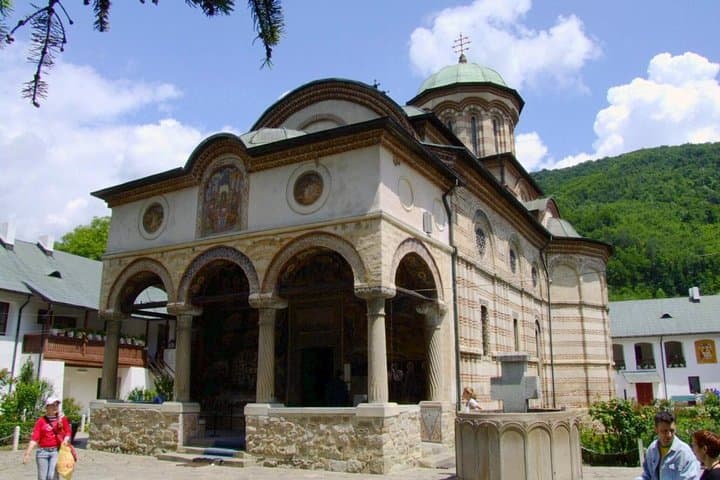 2-Day Romanian Caves Tour from Bucharest: Polovragi, Women’s Cave & Brancusi Ensemble photo 5