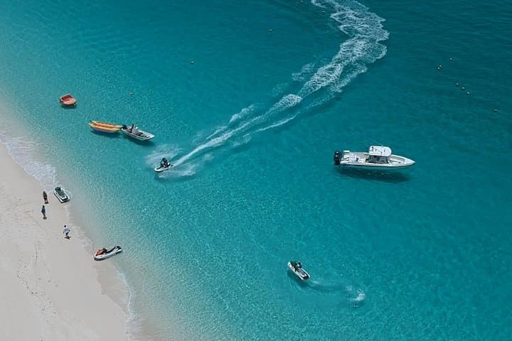 Custom Nassau Shore Excursion: Bus for a Day — Private 7–8 Hour Island Tour