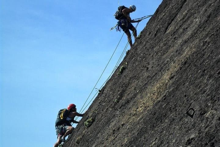 Introductory Rock Climbing in Urca, Rio de Janeiro — 5-Hour Top-Rope Experience photo 5