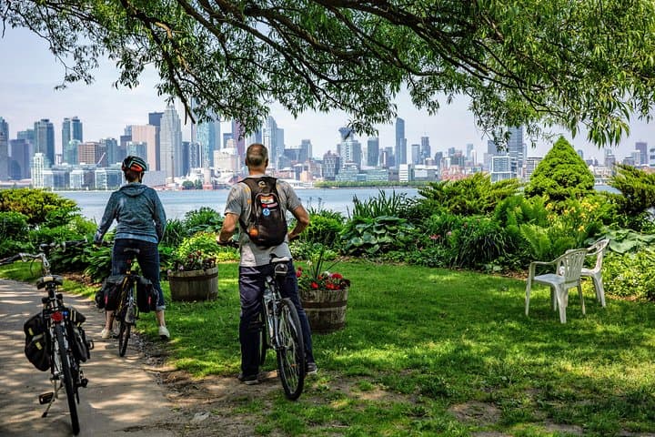 Ride Toronto: Waterfront, Islands & Distillery Guided Bicycle Tour photo 2
