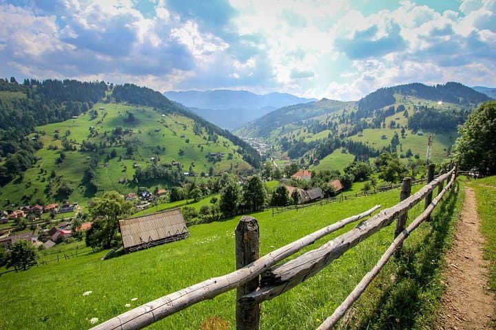 Moeciu de Sus Family Hike to Bisericuța: Guided Cultural Walk in Transylvania photo 3