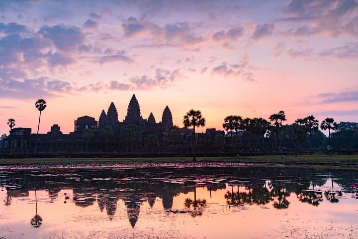 6-Day Phnom Penh to Angkor: Temples, Tonle Sap & Cambodian Countryside photo 3