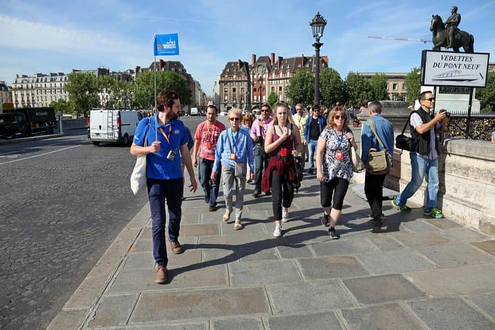 Ile de la Cité Walk: Notre-Dame or Sainte-Chapelle Guided Entry photo 3