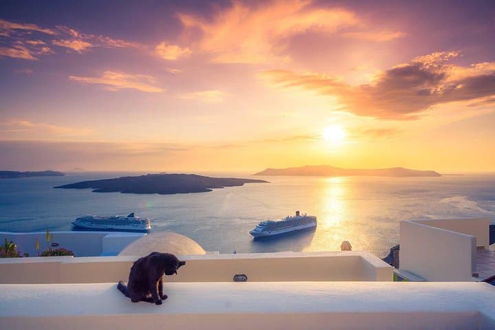 Santorini Private Sightseeing Tour — Pyrgos, Kamari, Imerovigli & Oia Sunset
