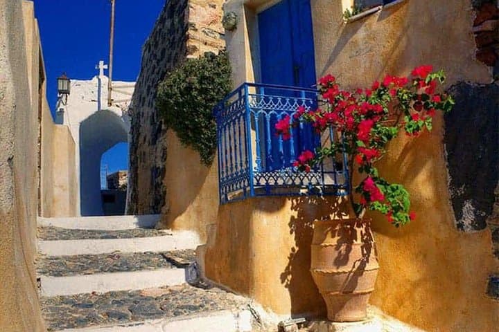 Santorini Private Sightseeing Tour — Pyrgos, Kamari, Imerovigli & Oia Sunset photo 3