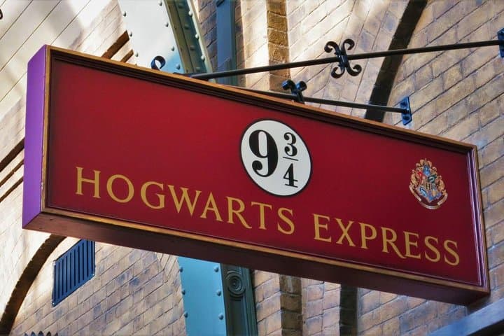 Explore London’s Harry Potter Film Locations: Private 4-Hour Driver-Guided Tour