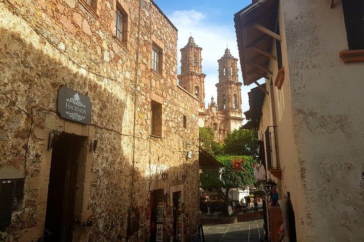 Taxco Full-Day Tour from Acapulco: Silver Streets, Santa Prisca & Cable Car photo 6