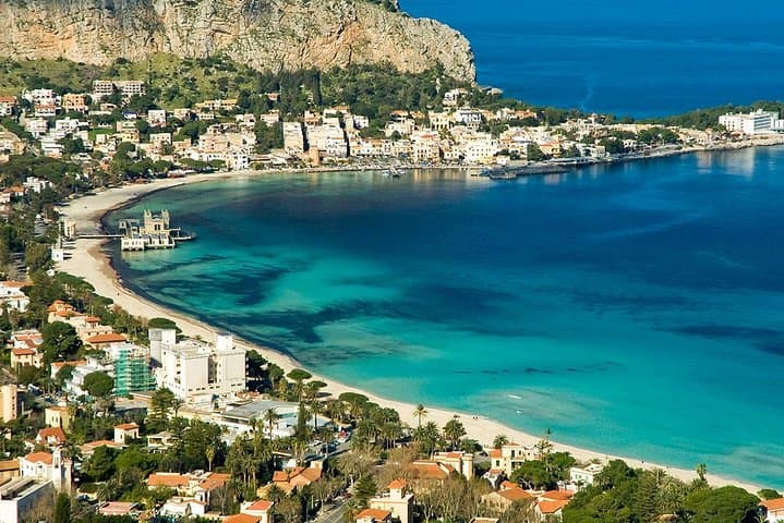 Private Palermo & Monreale Historical Tour: 7-Hour Historic City Drive and Sights photo 3