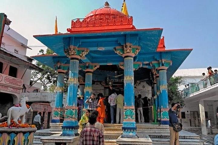 Private Transfer Udaipur to Jaipur via Pushkar: Cultural Road Journey Through Rajasthan photo 2