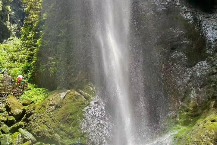 Wulong Karst Private Day Tour from Chongqing — Three Natural Bridges & Tiankeng Adventure photo 4