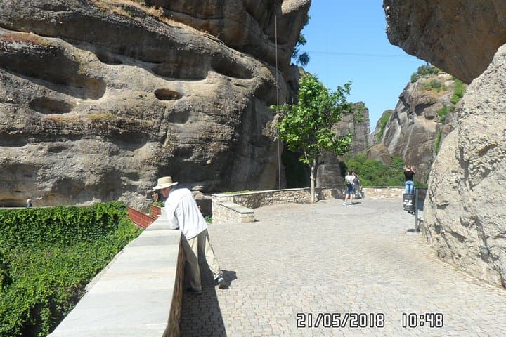 2-Day Delphi and Meteora Tour from Athens — Oracle Ruins to Sky-High Monasteries photo 3