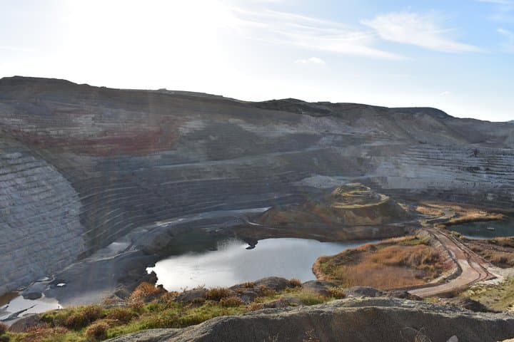 Milos Volcanic & Geological Half-Day Tour: Mines, Sulfur Fields & Provatas Beach
