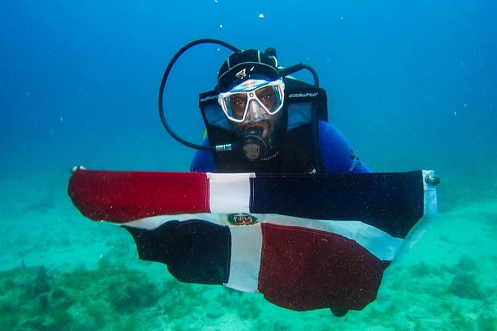 Full-Day Scuba Diving Catalina Island from Bávaro — Wall & Aquarium Dives photo 4