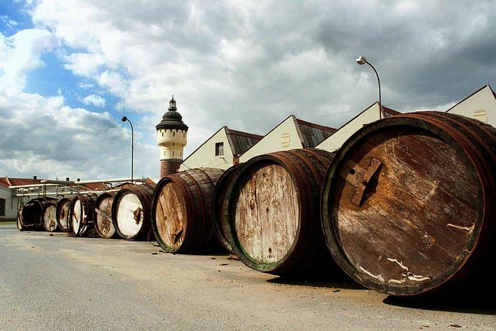 From Furnace to Keg: Glassmaking and Pilsner Brewery Day Trip from Prague photo 3