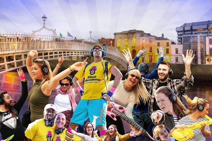 Silent Disco Walking Tour in Dublin's Temple Bar — Dance Through the Streets photo 5