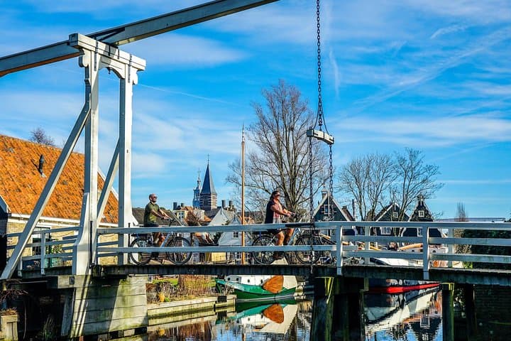 Volendam Bike Rental: Cycle Dutch Dikes, Villages & Lake Views photo 4