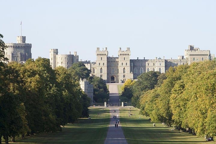 Windsor Castle Tour from London — St George’s Chapel, State Apartments & Optional London Eye photo 2