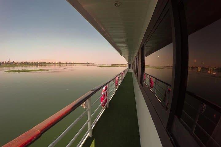 Nile Cruise Aswan to Luxor: 4-Day Clockwork of Temples, Abu Simbel & Sunrise Balloons photo 5