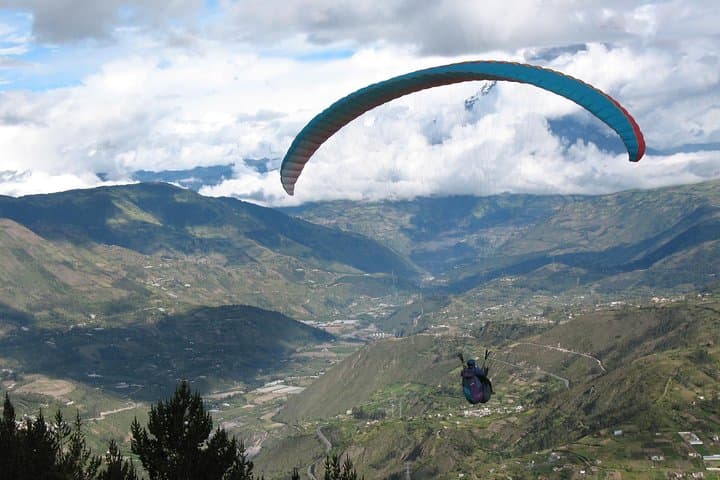 Tandem Paragliding Over Tungurahua: Baños-to-Pelileo Flight Experience photo 4