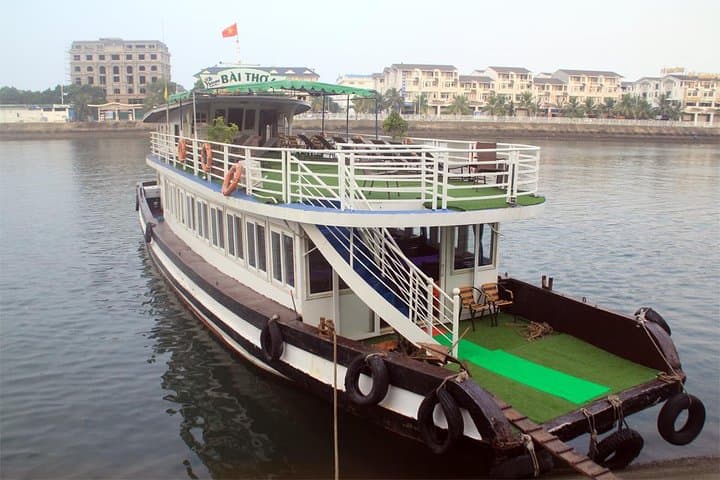 Halong Bay Day Cruise: Thien Cung Cave, Kayaking & Lunch photo 3