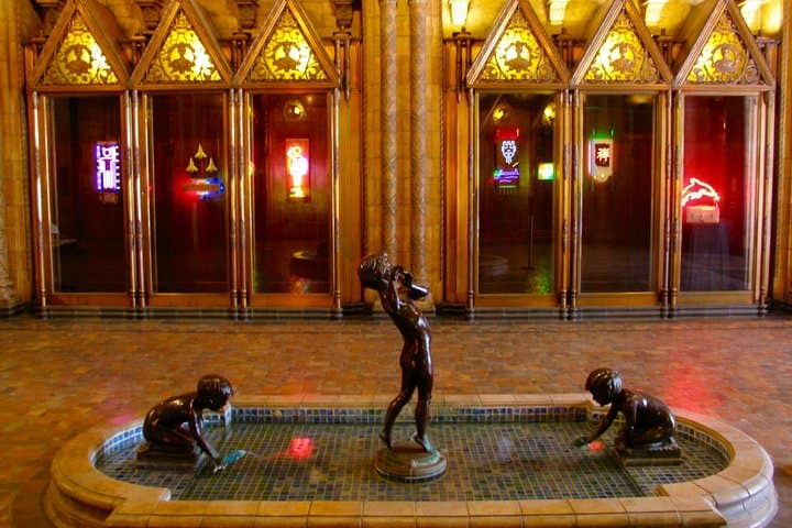 Central Downtown LA Walking Tour: Architecture, Food & Urban History photo 6