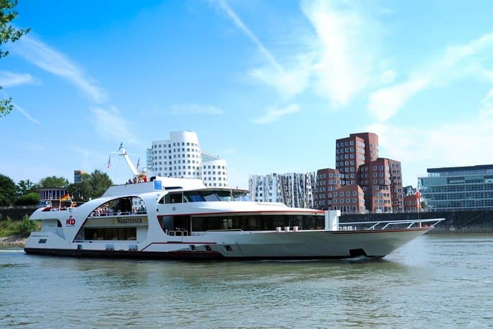 Düsseldorf Rhine Sightseeing Cruise — 1-Hour Panorama from the Old Town