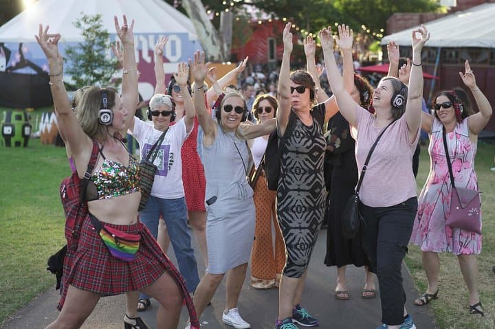 Boogie Shoes Silent Disco Walking Tour — West End Dance-Walk in London photo 5