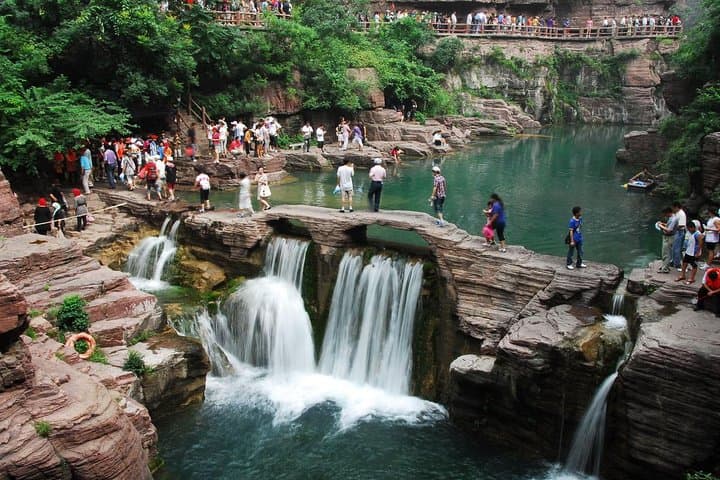 Yuntai Mountain Day Trip from Zhengzhou — Glass Bridge, Waterfalls & Red Stone Valley