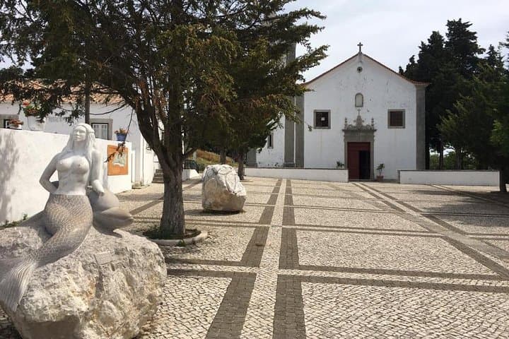 Sesimbra & Arrábida Private Day Tour from Setúbal — Beaches, Wine and Local Flavors photo 4