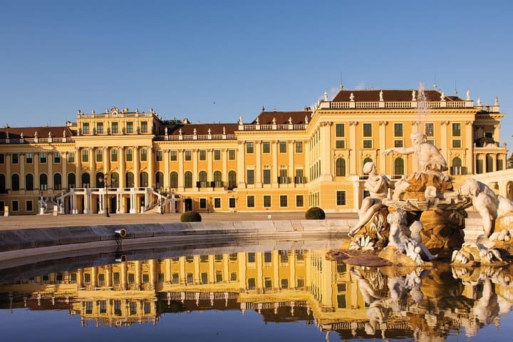 Budapest to Vienna Private Day Tour with Lunch — Customizable Full-Day Excursion photo 3